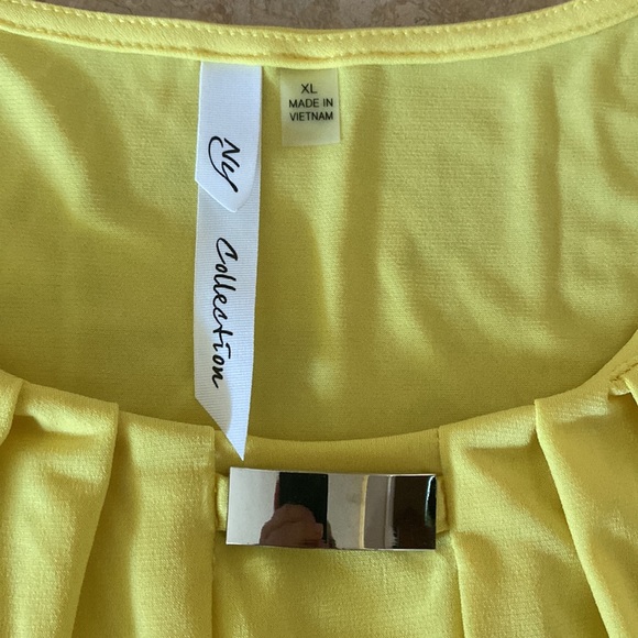 Yellow blouse. - Picture 2 of 3